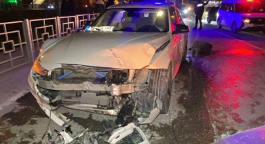 Kocaeli'de trafik kazası: İki araç da hurdaya döndü, sürücüler yara almadan kurtuldu