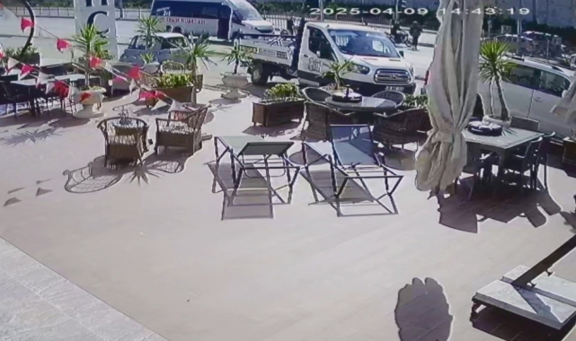 Kuşadası'nda kırmızı ışık ihlali kazayı beraberinde getirdi: 1 yaralı