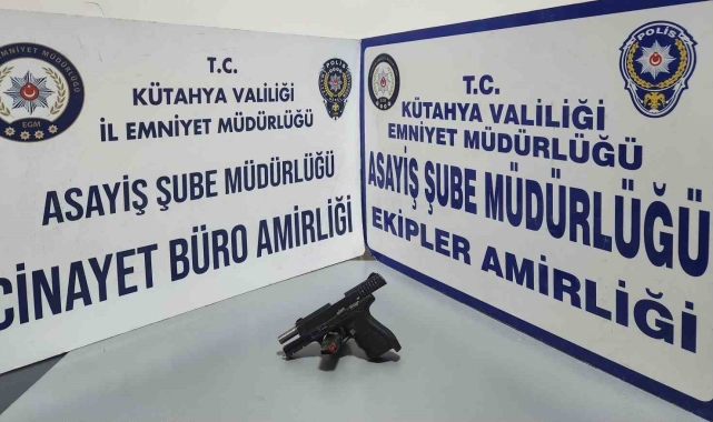 Kütahya'da asker eğlencesinde havaya ateş açan 2 maganda yakalandı