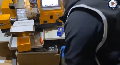 Kütahya'da kaçak makaron ve fişek ele geçirildi, 1 şüpheli tutuklandı