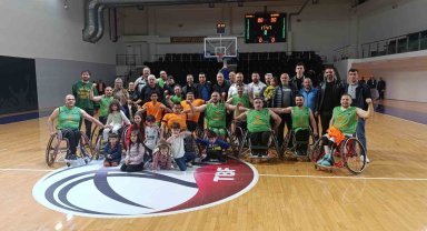 Malatya Büyükşehir Belediyesi Tekerlekli Basketbol Takımı şampiyonluğa ulaştı
