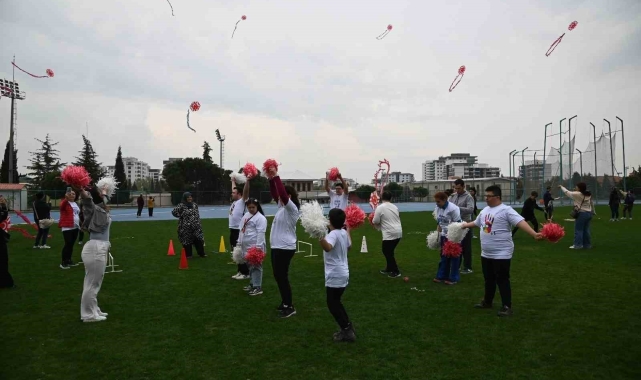 Manisa'da özel bireyler için renkli şenlik