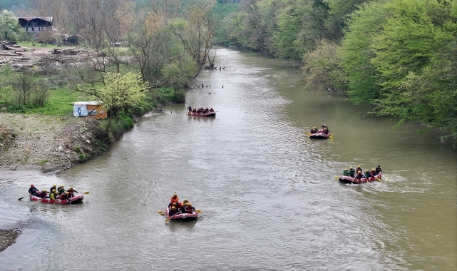 Melen Çayı'nda rafting sezonu açıldı