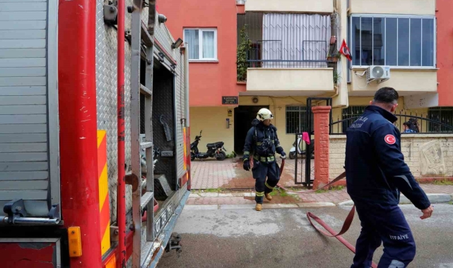Muratpaşa&#039;da dairede çıkan yangın büyümeden söndürüldü