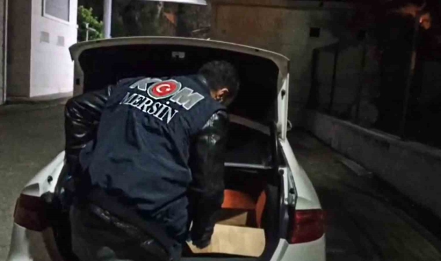 Otomobil değil silah deposu: 44 tabanca ele geçirildi