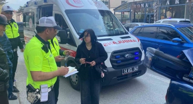 Otomobil ile motosiklet çarpıştı: 2 çocuk yaralandı