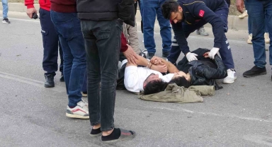 Otomobil ters döndü, iki yaralı el ele tutuşup bekledi