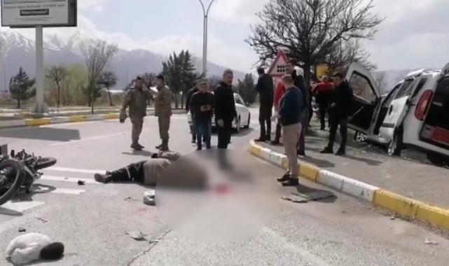 Otomobille çarpışan motosiklet sürücüsü ağır yaralandı