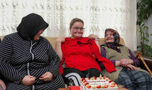 Özel bireylere doğum günü sürprizi