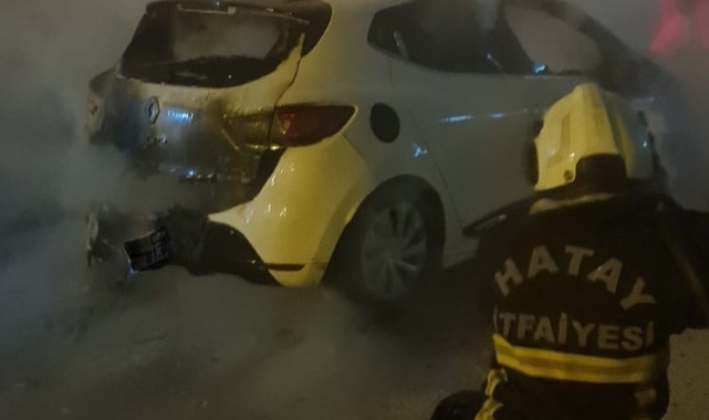 Park halindeki otomobilde yangın