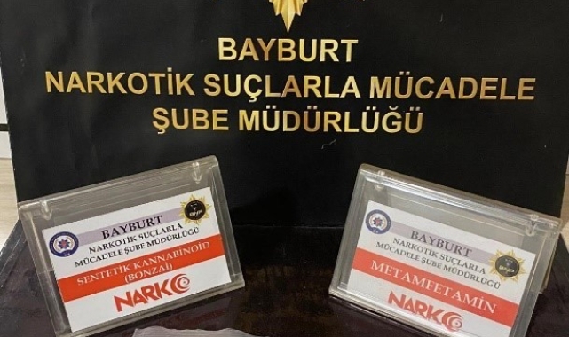 Polisin arama yaptığı şüphelinin üzerinde bir miktar uyuşturucu madde bulundu