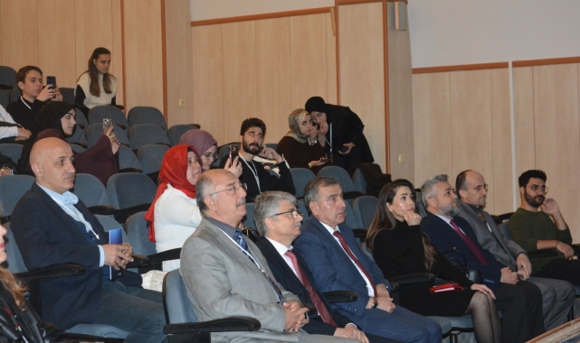 Prof. Dr. Şeker: "Aydınoğulları, Anadolu'nun Türkleşmesinde önemli rol oynamıştır"