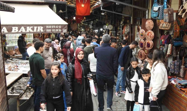 Ramazan Bayramı'nda Gaziantep'in tarihi mekânları turist akınına uğradı