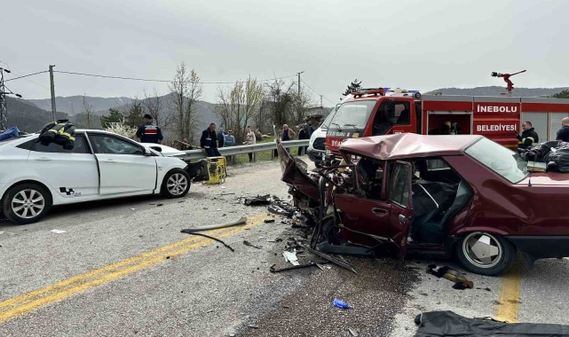 Ramazan Bayramı'nın son gününde feci kaza: 3 ölü, 2'si ağır 4 yaralı