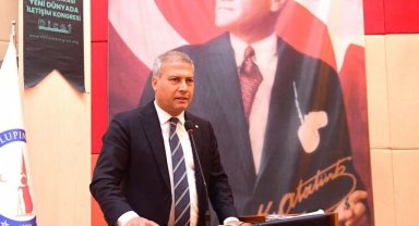 Rektör Adıgüzel '14. Uluslararası Yeni Dünyada İletişim Kongresi'nin açılışında konuştu