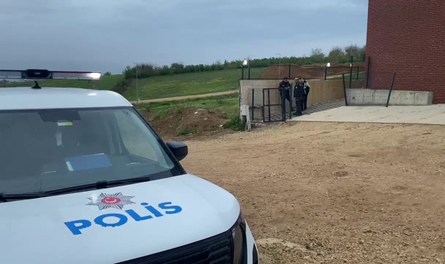 Rezidans önünde "namus davası" diyerek 2 kişiyi bıçakladılar