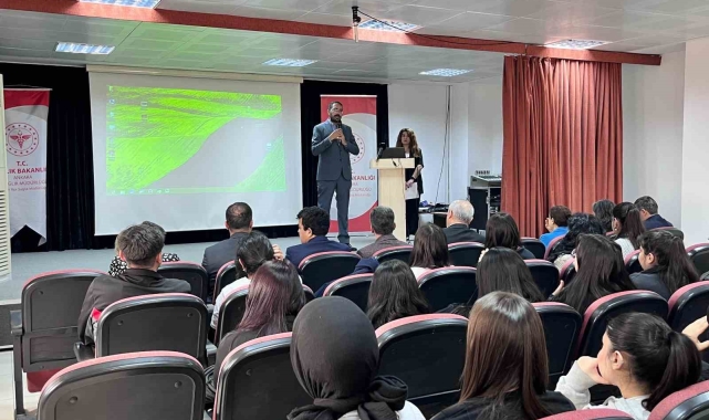Sağlıklı Hayat Merkezi'nde 150 lise öğrencisine kanser taramaları ile ilgili eğitim verildi