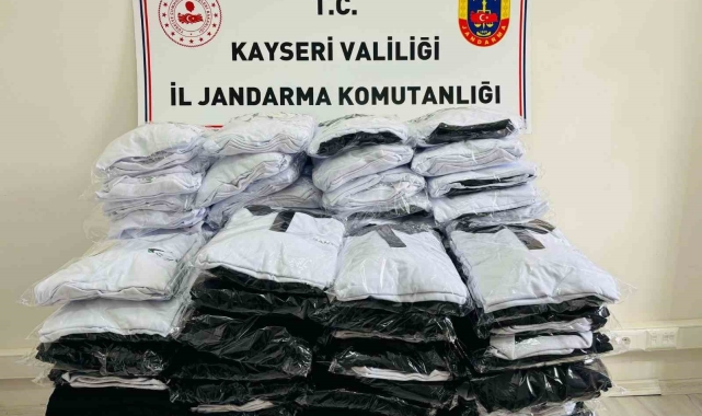 Sahte tişört operasyonu, yüzlerce ele geçirildi