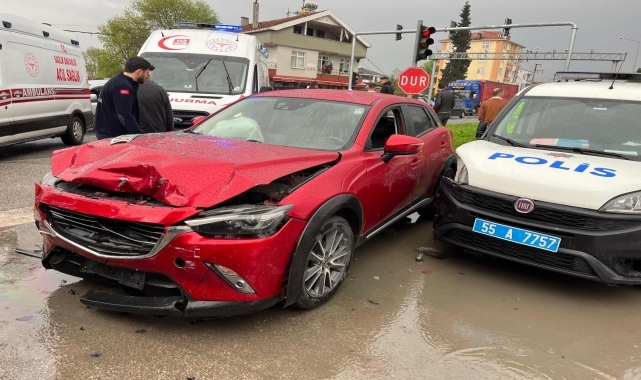 Samsun'da polis aracının da karıştığı zincirleme kazada 6 kişi yaralandı