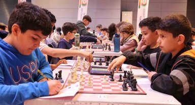 Şanlıurfa'da ödüllü satranç turnuvası