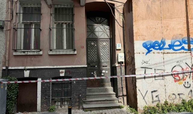 Şişli'de kısmi çökme meydana gelen bina gün ilk ışıklarıyla görüntülendi