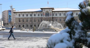 Sivas Nisan ayında buz tuttu
