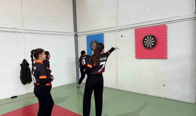 Sivrihisar'da 23 Nisan Masa Tenisi ve Dart coşkusu