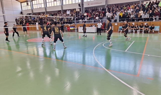 Sivrihisar'da Liseler Arası Erkek Voleybol Şampiyonası tamamlandı