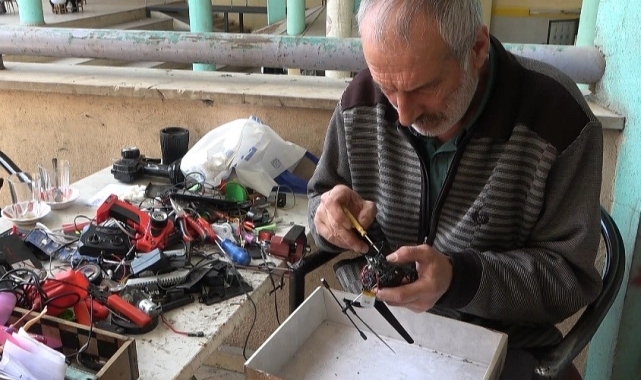 Şoförlüğü bıraktı, 10 yıldır oyuncak tamir ediyor