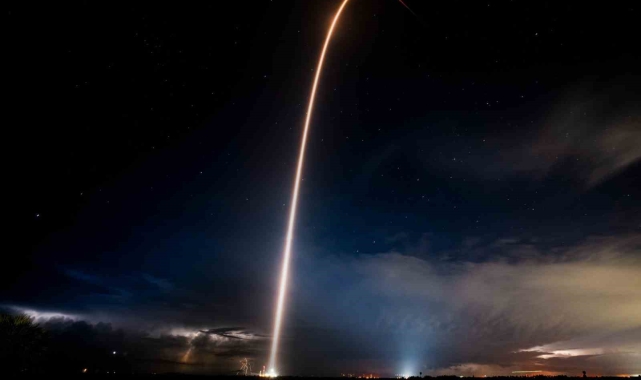 SpaceX, kutup yörüngesine ilk insanlı uzay uçuşunu gerçekleştirdi