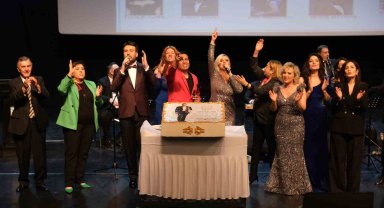 Talat Er, müzik kariyerinin 40. yılını Büyükçekmece'de kutladı