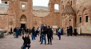 Tarihi İshak Paşa Sarayı, bayramda 17 bin yerli ve yabancı ziyaretçiyi ağırladı