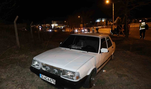 Ters yönden giden motosiklet otomobile çarptı: 1 yaralı