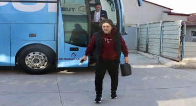 Trabzonspor kafilesi Adana'ya gitti
