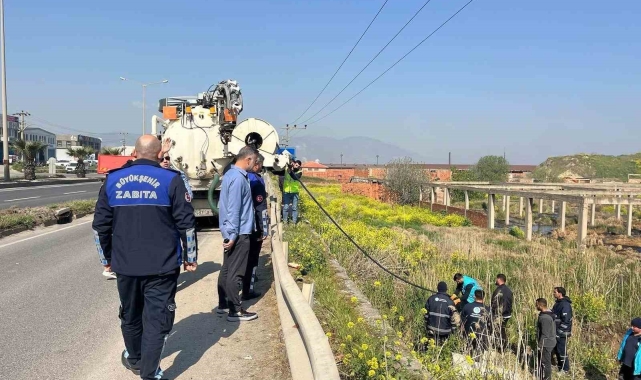 Turgutlu'da yola dökülen atık için yasal süreç başlatıldı