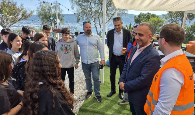 Turizm Haftası'nı temizlik yaparak kutladılar