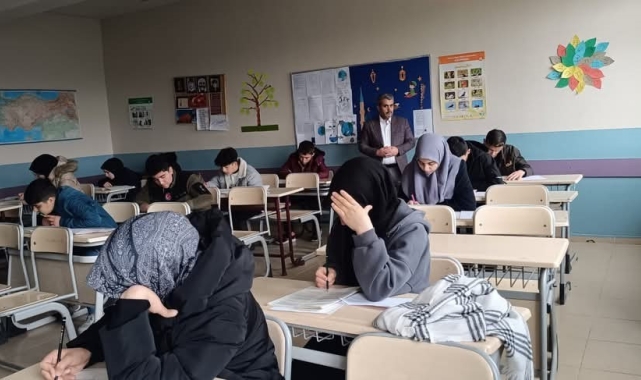 Tutak'ta öğrencilere yönelik umre ödüllü bilgi yarışması