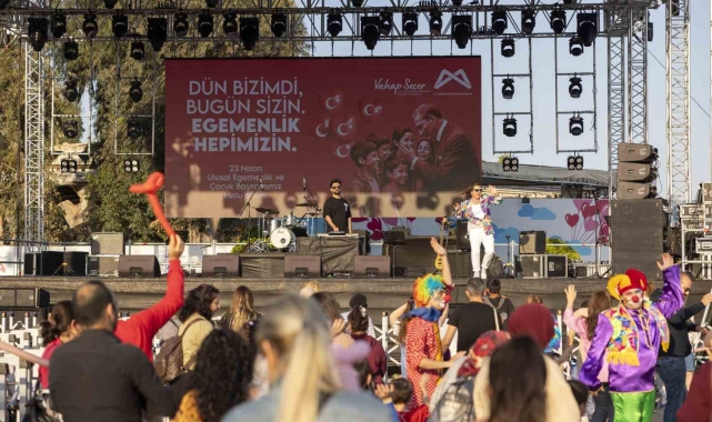 Uluslararası Mersin Çocuk Festivali sürüyor
