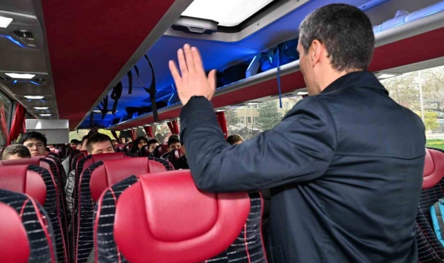 Uşak'tan Çanakkale'ye gidecek ilk öğrenci kafilesi uğurlandı