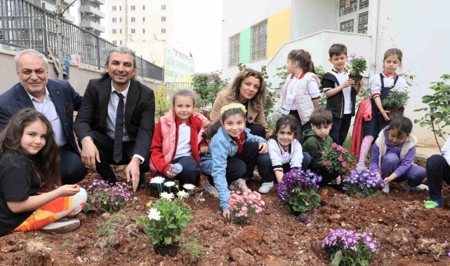 "Yeşil Okullar ve Doğanın Genç Savunucuları Projesi" ile minik eller toprağa hayat verdi