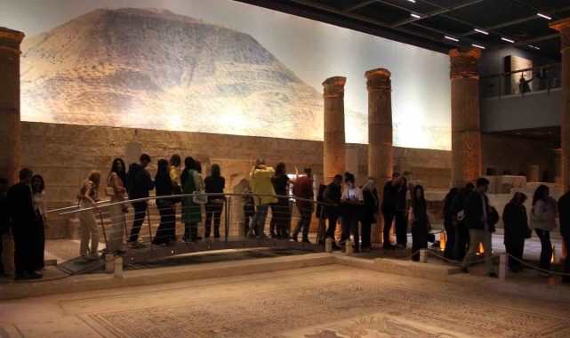 Zeugma Mozaik Müzesi bayramda ziyaretçi akınına uğruyor
