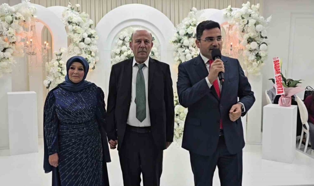 Zonguldaklı çift, 40. evlilik yıl dönümünü düğünle kutladı