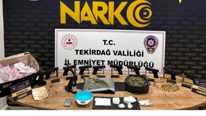 Çorlu’da uyuşturucu ve silah operasyonu: 910 bin TL’lik döviz ve altın ele geçirildi
