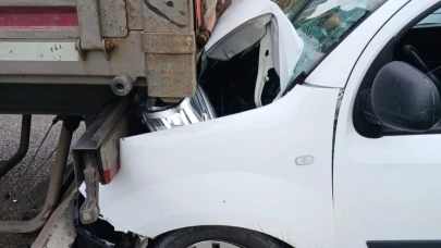 Samsun’da hafif ticari araç tıra çarptı: 1 yaralı