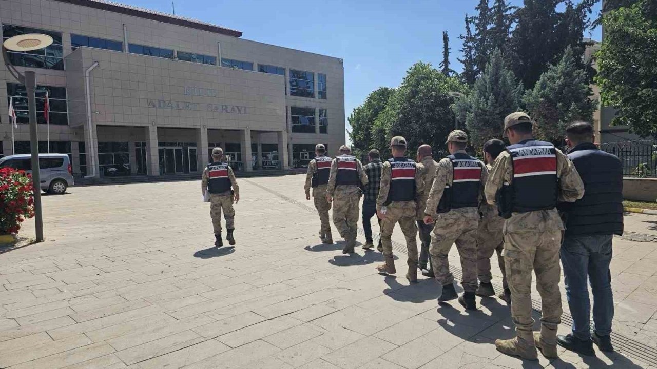 Kilis’te sit alanında kaçak kazı yapan 5 şüpheli suçüstü yakalandı