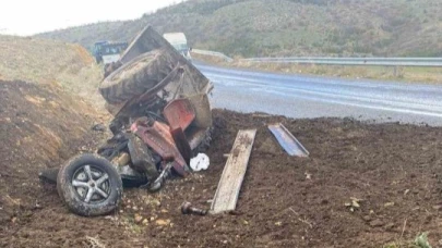 Kontrolden çıkan traktör şarampole yuvarlandı