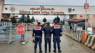 Uyuşturucu satıcısı 11 kişi tutuklandı