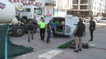 Beton mikserinin altında kalan yaşlı adam hayatını kaybetti