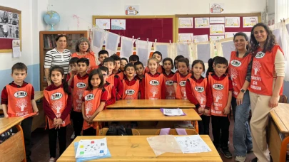 Minikler kendi kağıtlarını kendileri üretti