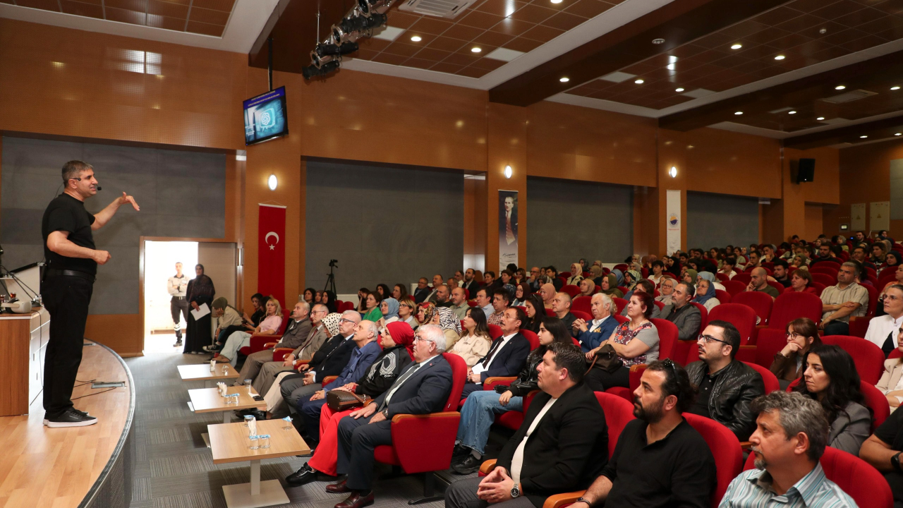 Sinop’ta geleceğin eğitimi konuşuldu